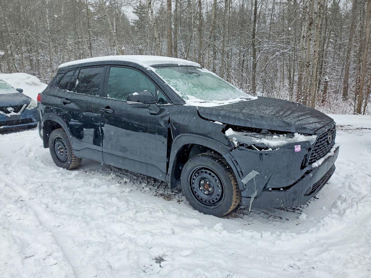 2025 Toyota Corolla Cross Le - Image 4