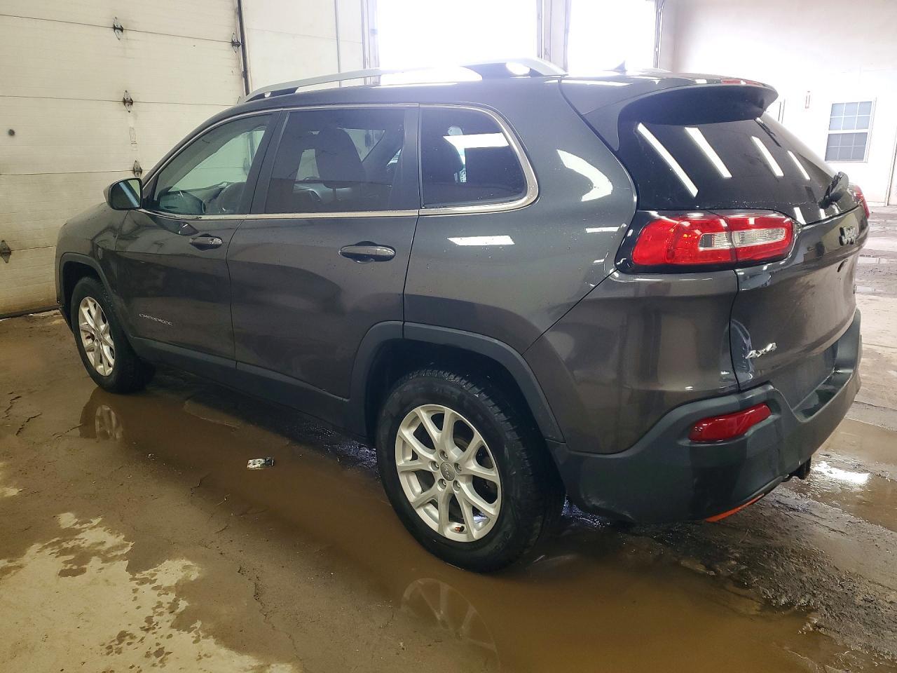 2015 Jeep Cherokee Latitude - Фото 2