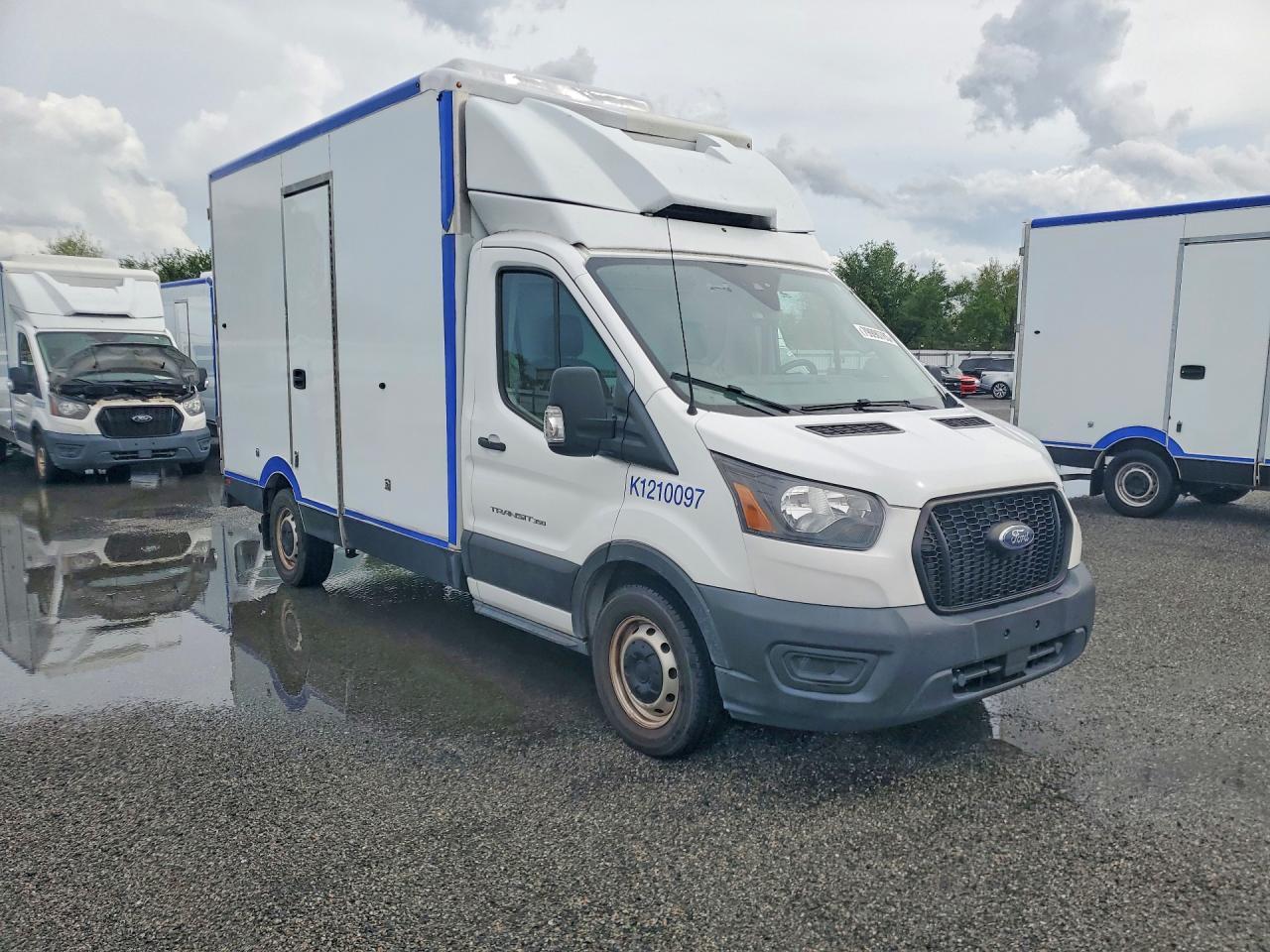 2021 Ford Transit Delivery Truck - Фото 4