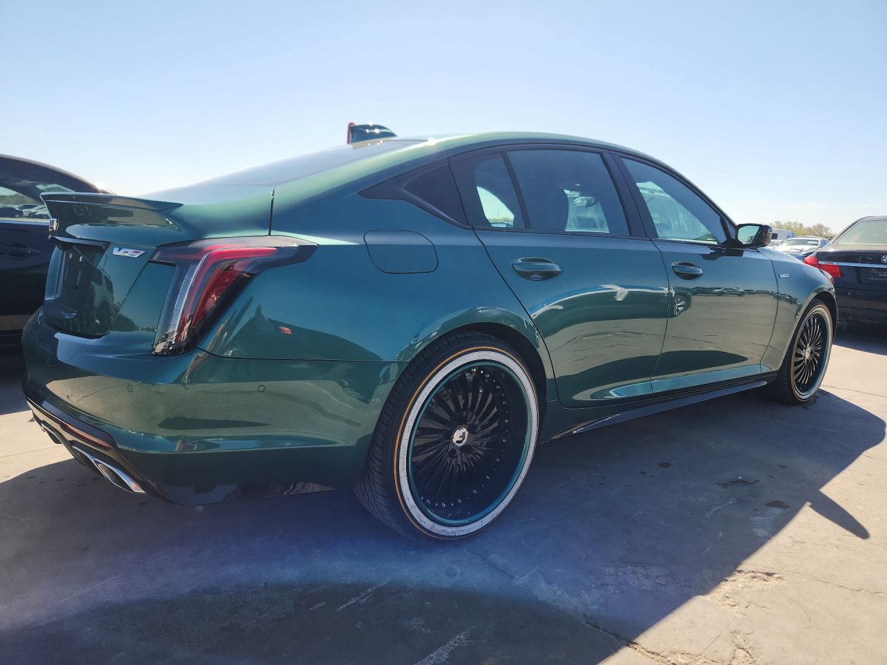 2025 Cadillac Ct5-V - Фото 3