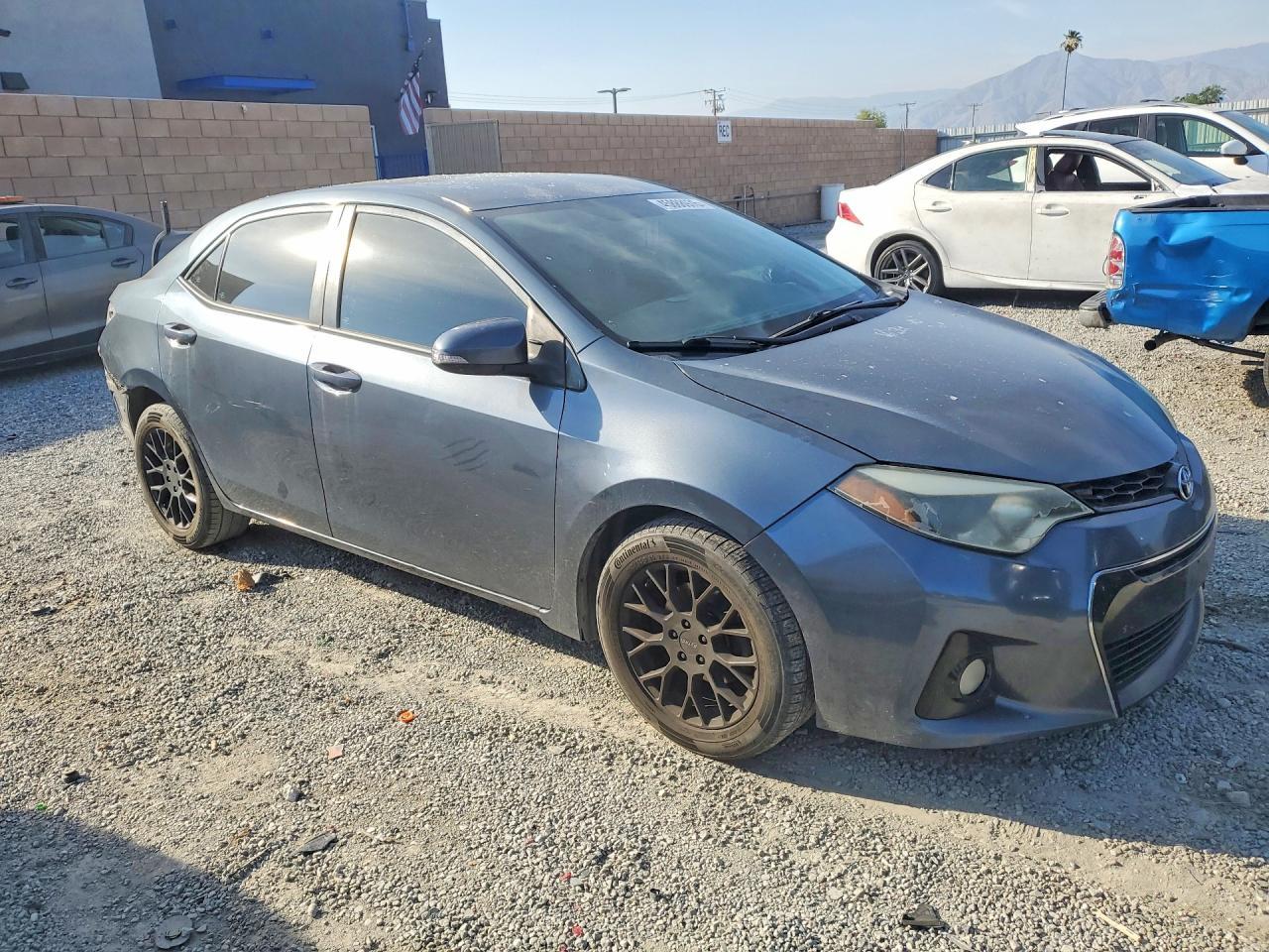 2015 Toyota Corolla S - Фото 4