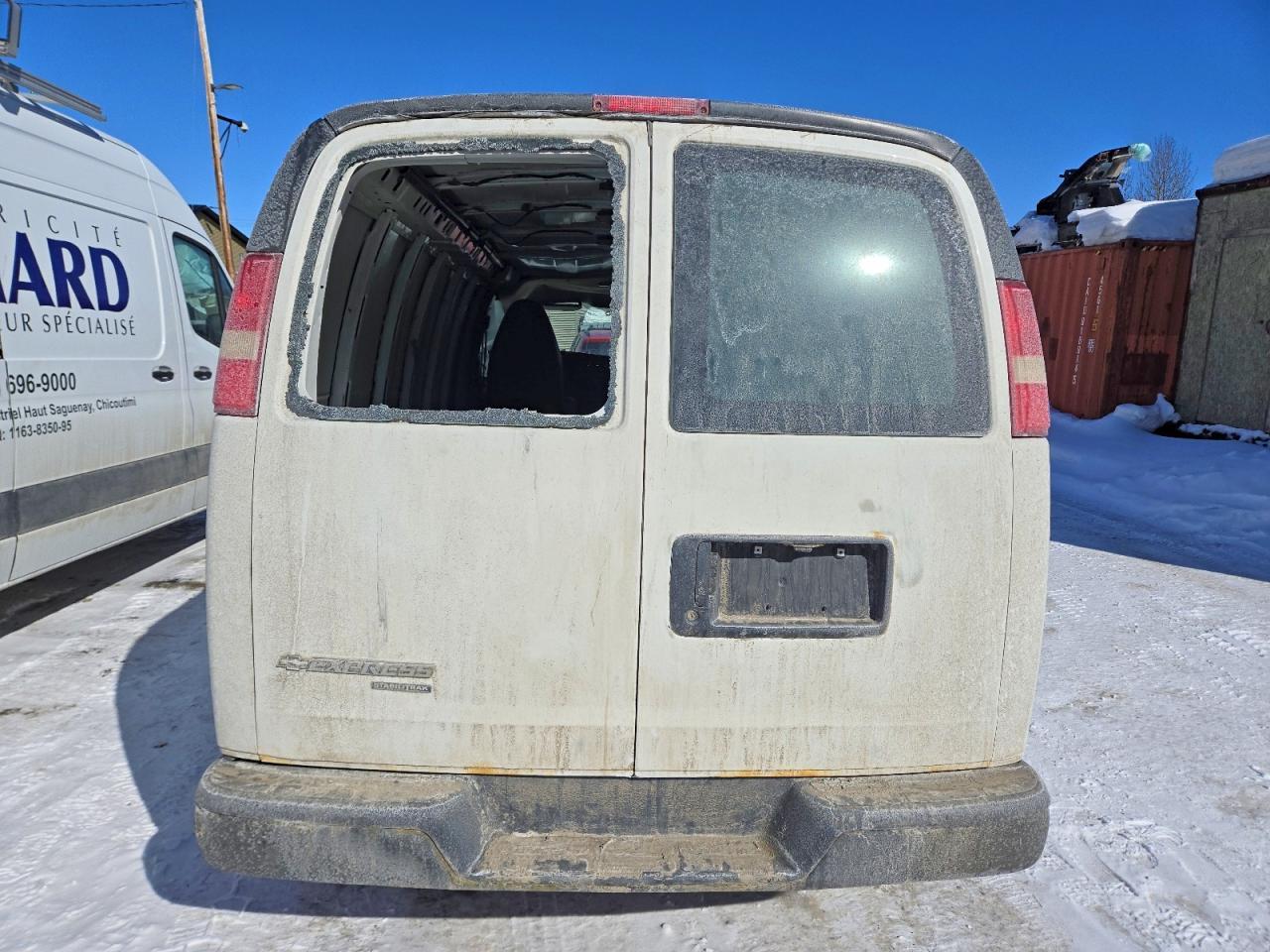 2015 Chevrolet Express G2500 - Image 6
