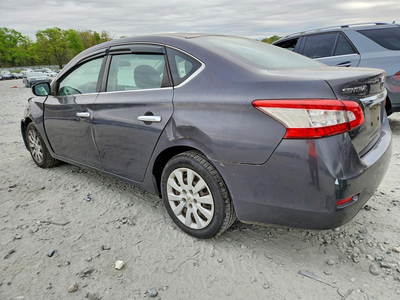 2014 Nissan Sentra S - Фото 2