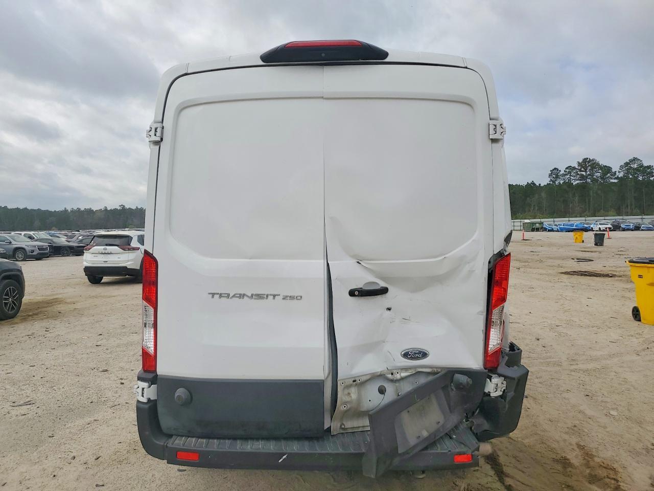2020 Ford Transit 250 Utility / Service Van - Image 6