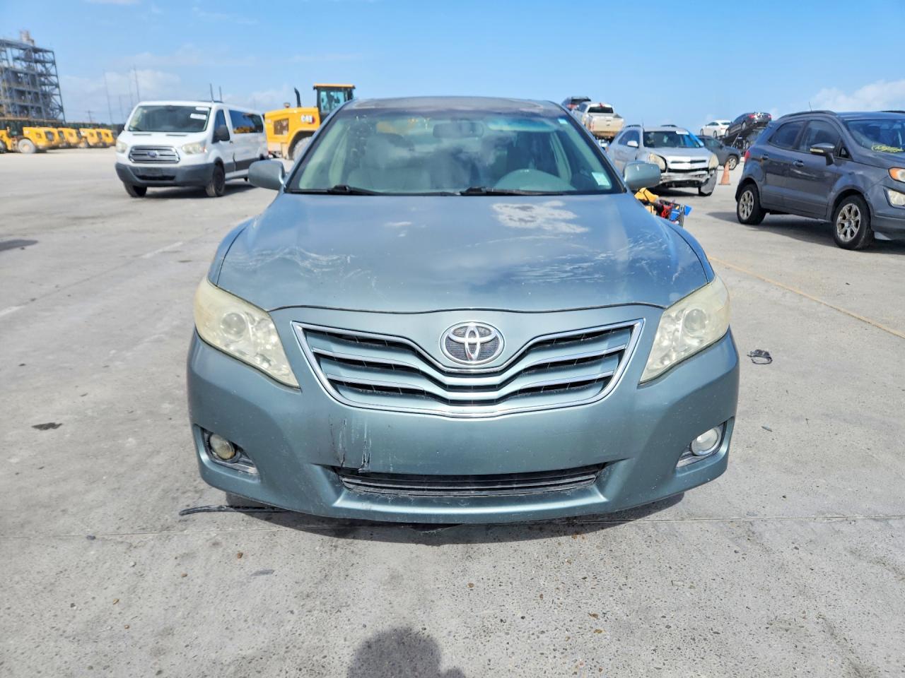 2011 Toyota Camry Xle V6 - Фото 5