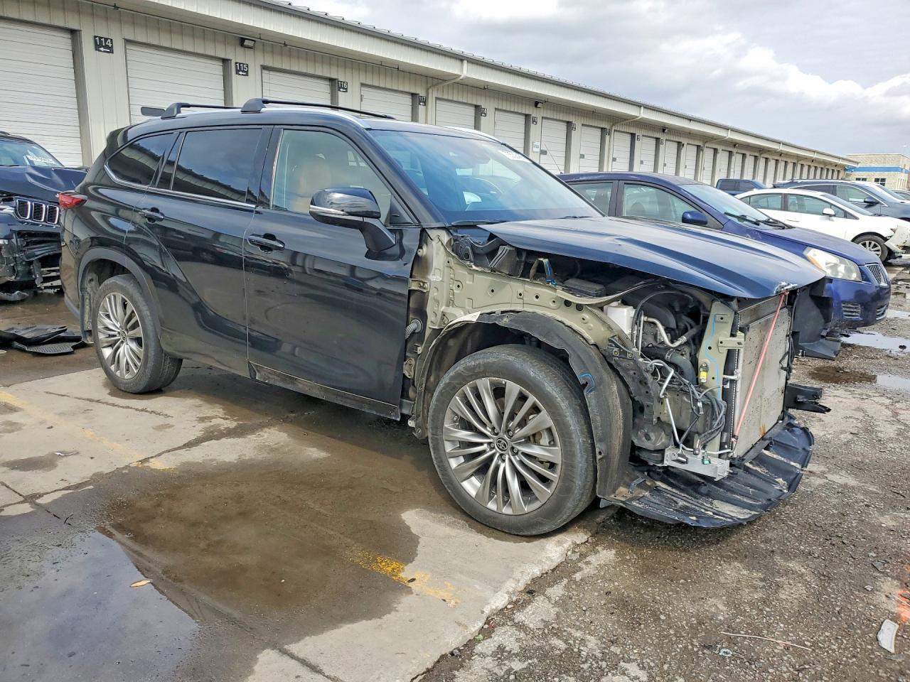 2021 Toyota Highlander Platinum - Фото 4