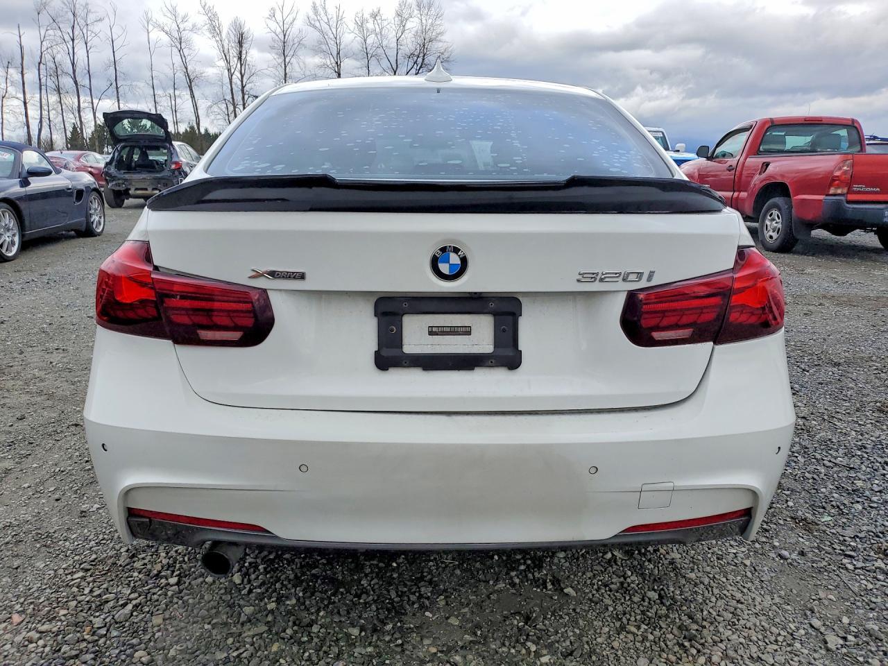 2017 BMW 320 Xi - Фото 6