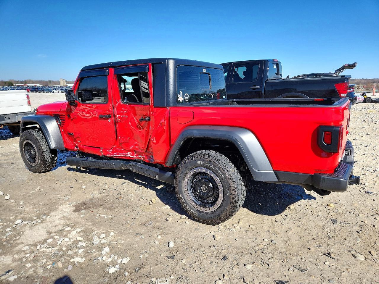 2021 Jeep Gladiator Sport - Фото 2