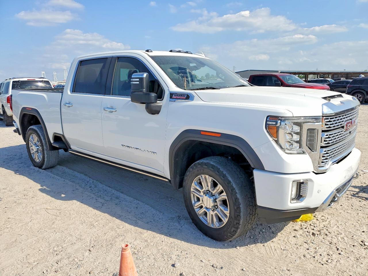2021 GMC Sierra K2500 Denali - Image 4