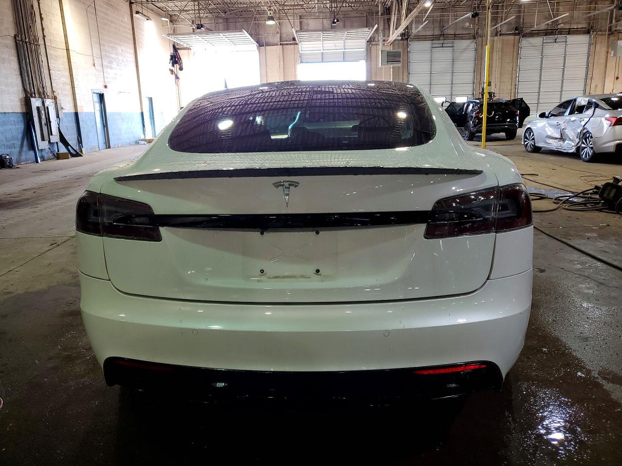 2022 Tesla Model S - Image 6