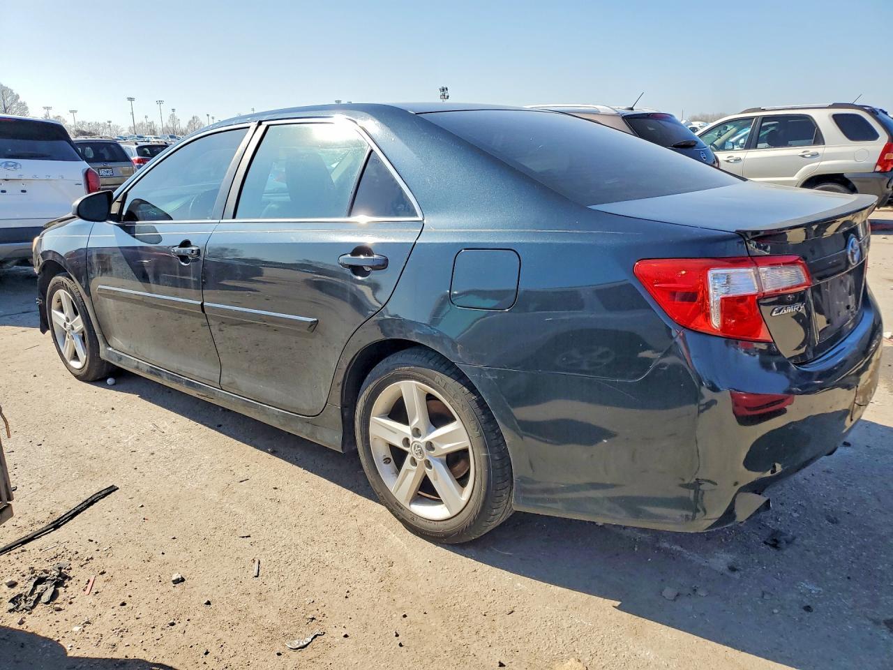 2014 Toyota Camry Se - Image 2