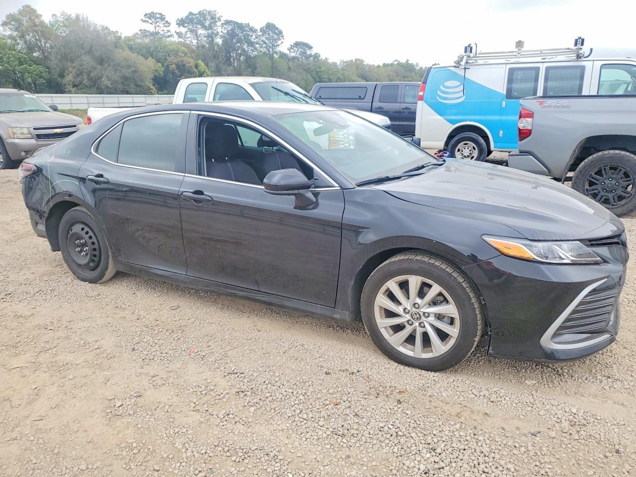 2023 Toyota Camry Le - Фото 4