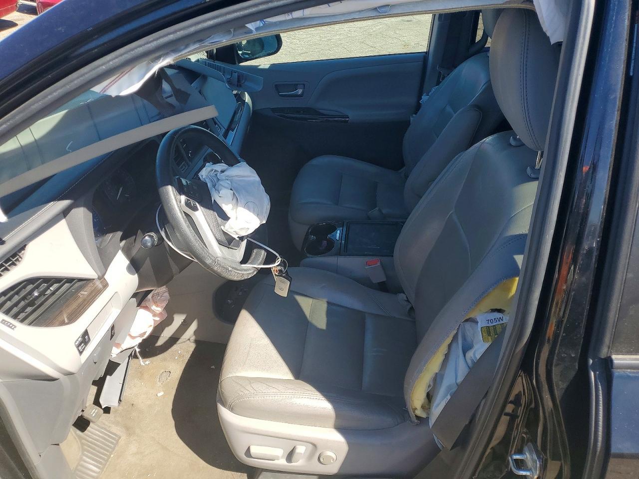 2018 Toyota Sienna Xle 8-Passenger - Фото 7