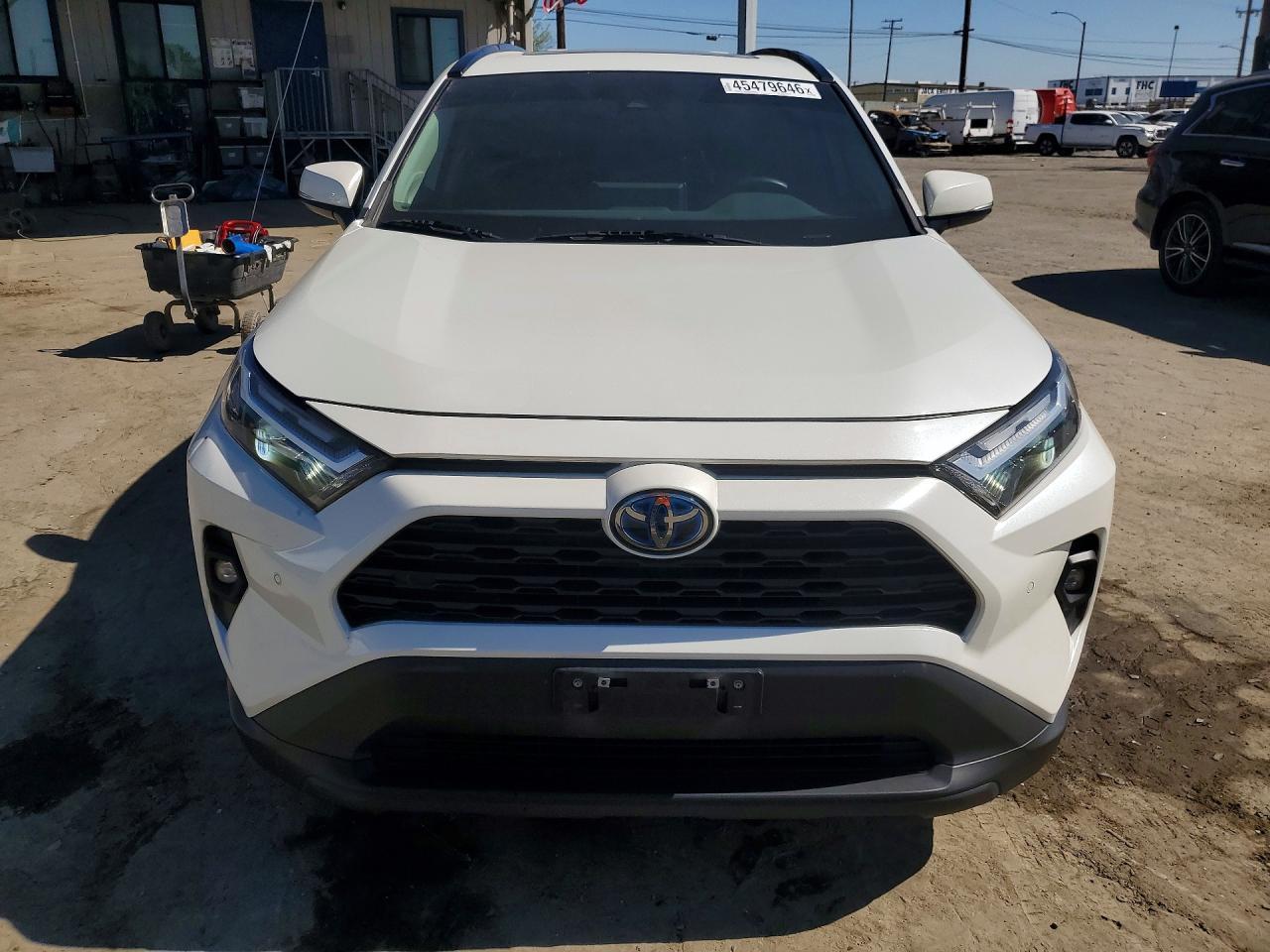 2022 Toyota Rav4 - Image 5