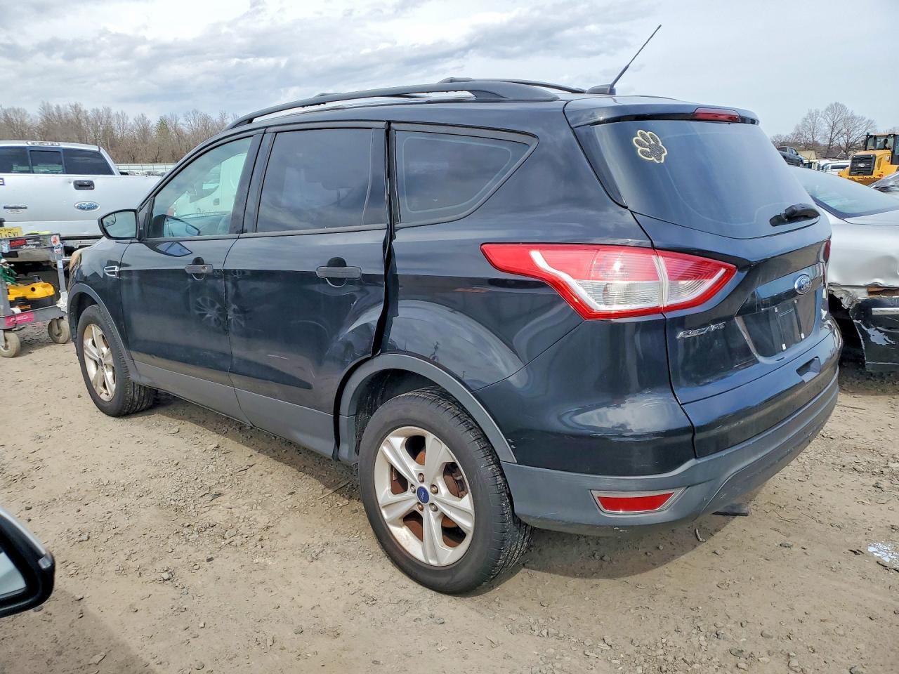 2013 Ford Escape S - Фото 2