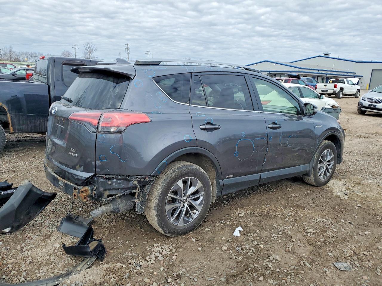 2017 Toyota Rav4 Hybrid Xle - Image 3
