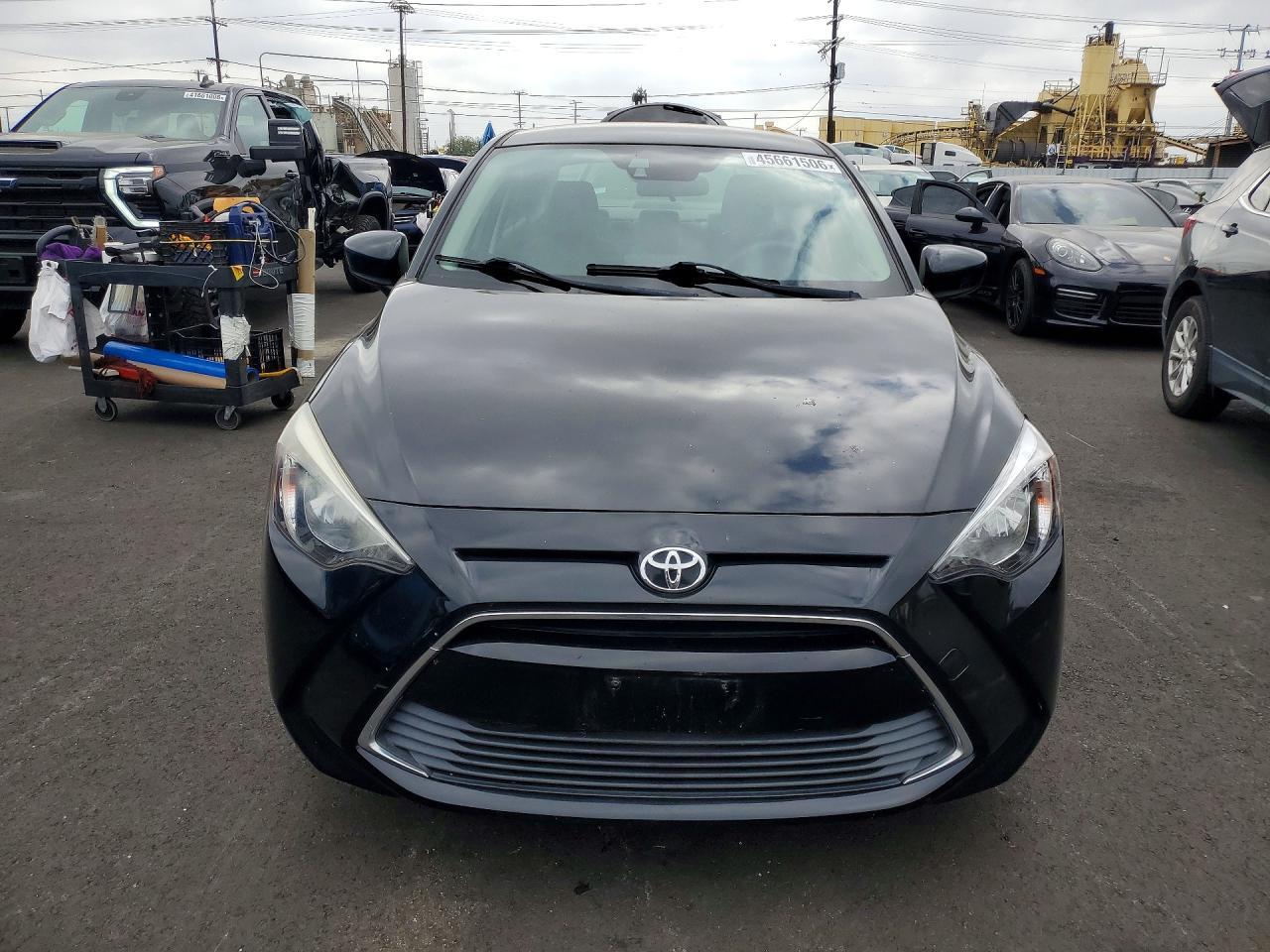 2017 Toyota Yaris Ia Base - Image 5