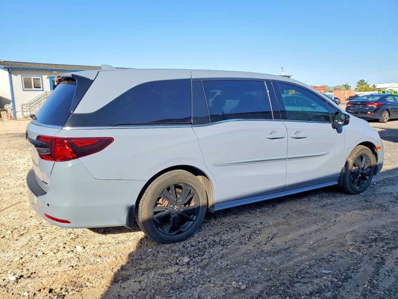 2023 Honda Odyssey Sport-L - Фото 3