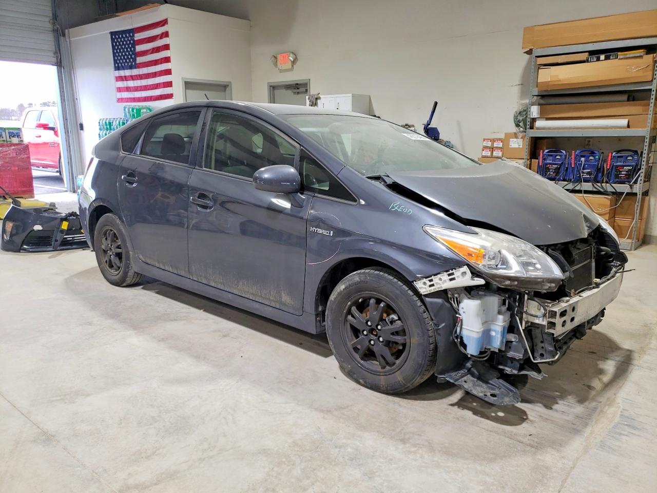 2015 Toyota Prius Two - Image 4