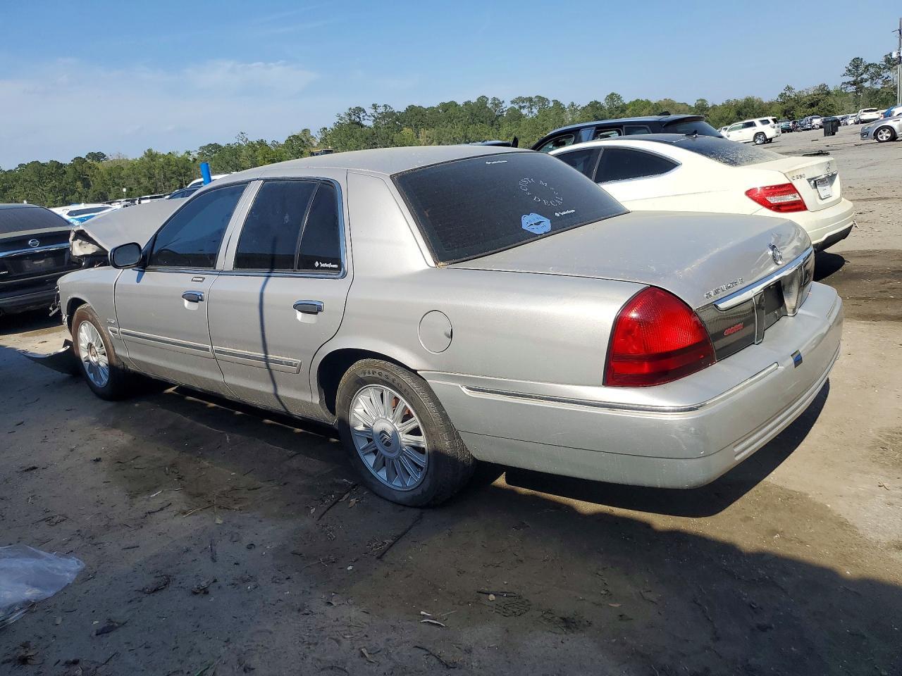 2009 Mercury Grand Marquis Ls - Image 2