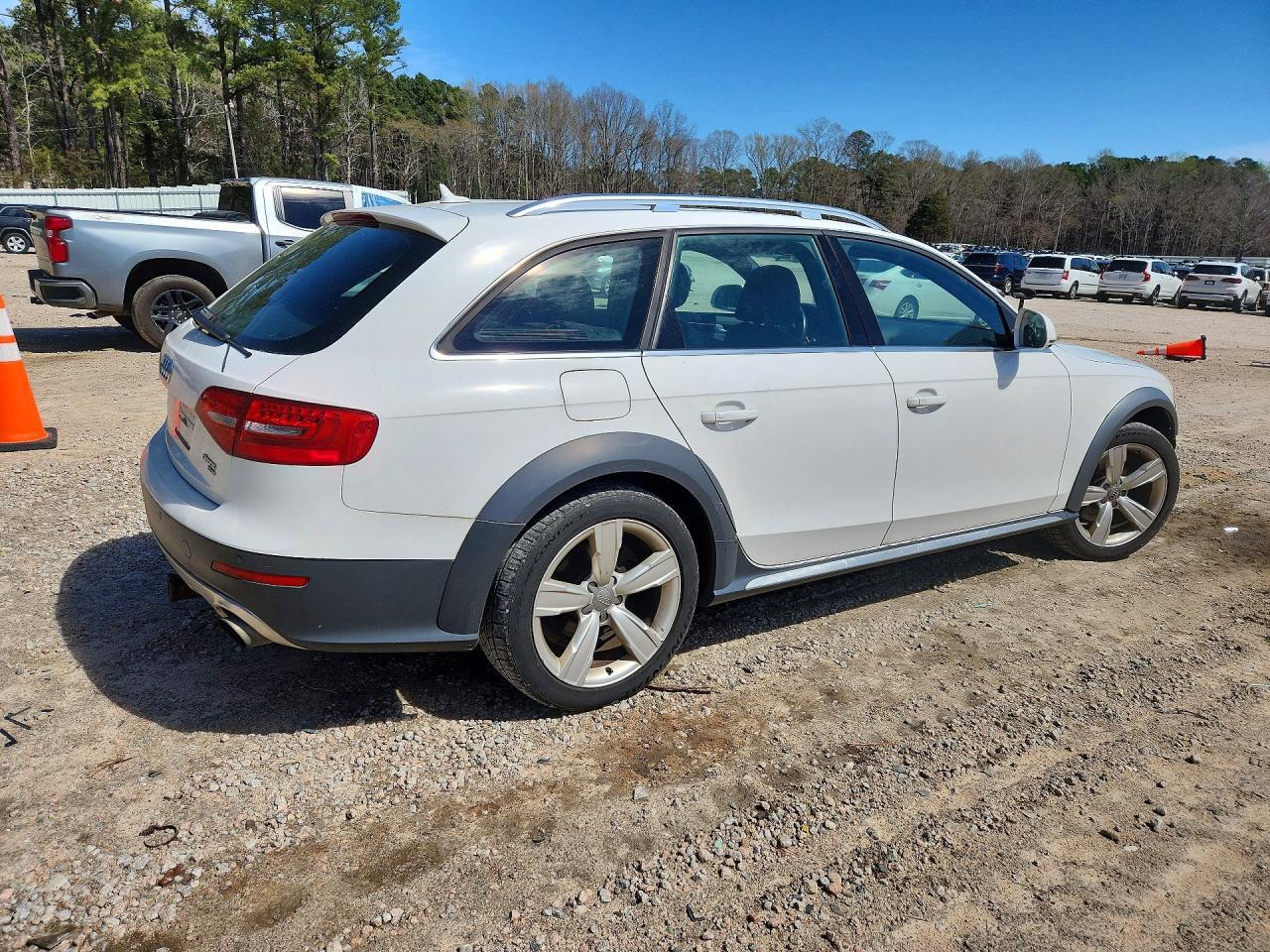 2014 Audi A4 Allroad Premium Plus - Image 3