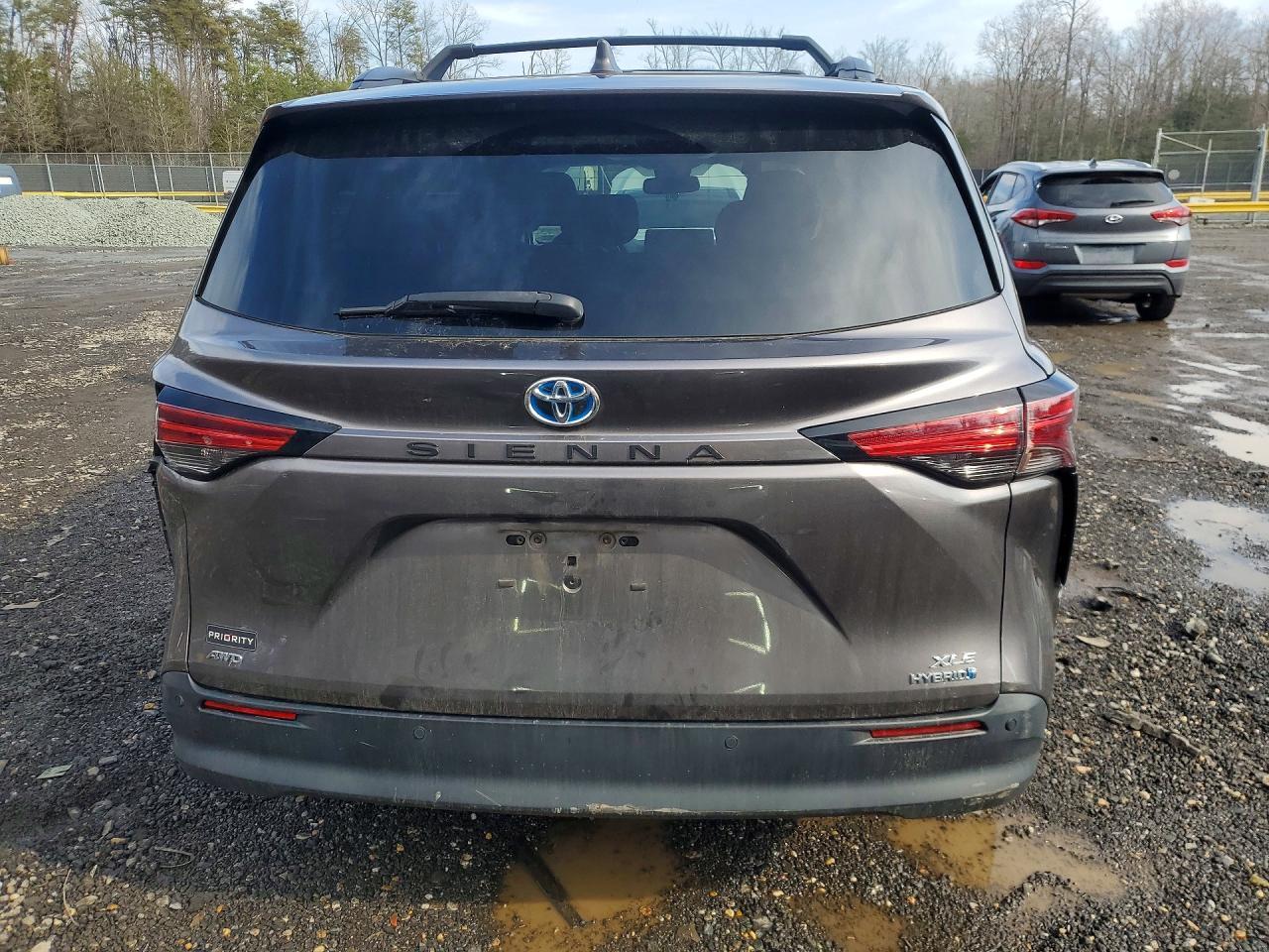 2022 Toyota Sienna Xle 7-Passenger - Image 6