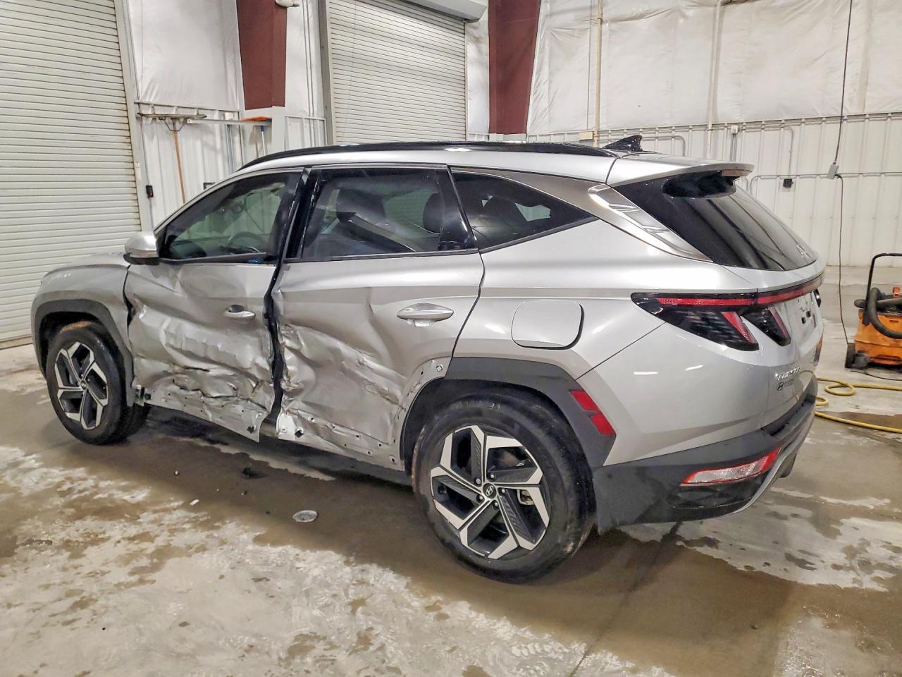 2023 Hyundai Tucson Limited - Image 2