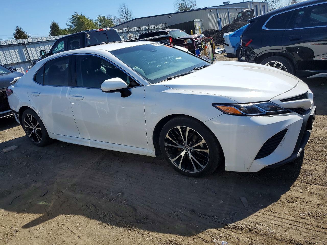 2018 Toyota Camry Se - Фото 4