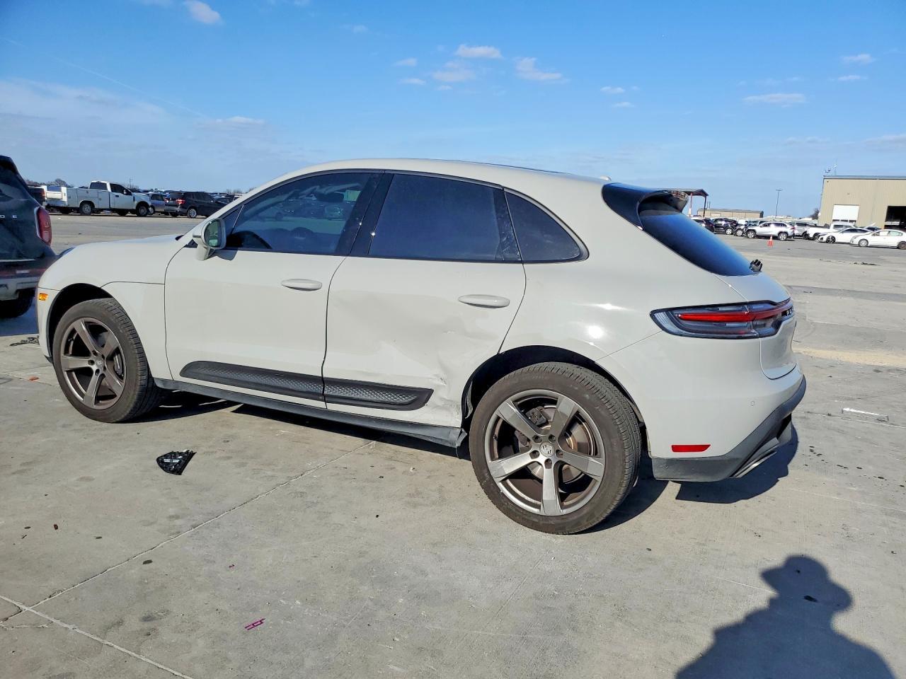 2024 Porsche Macan Base - Image 2