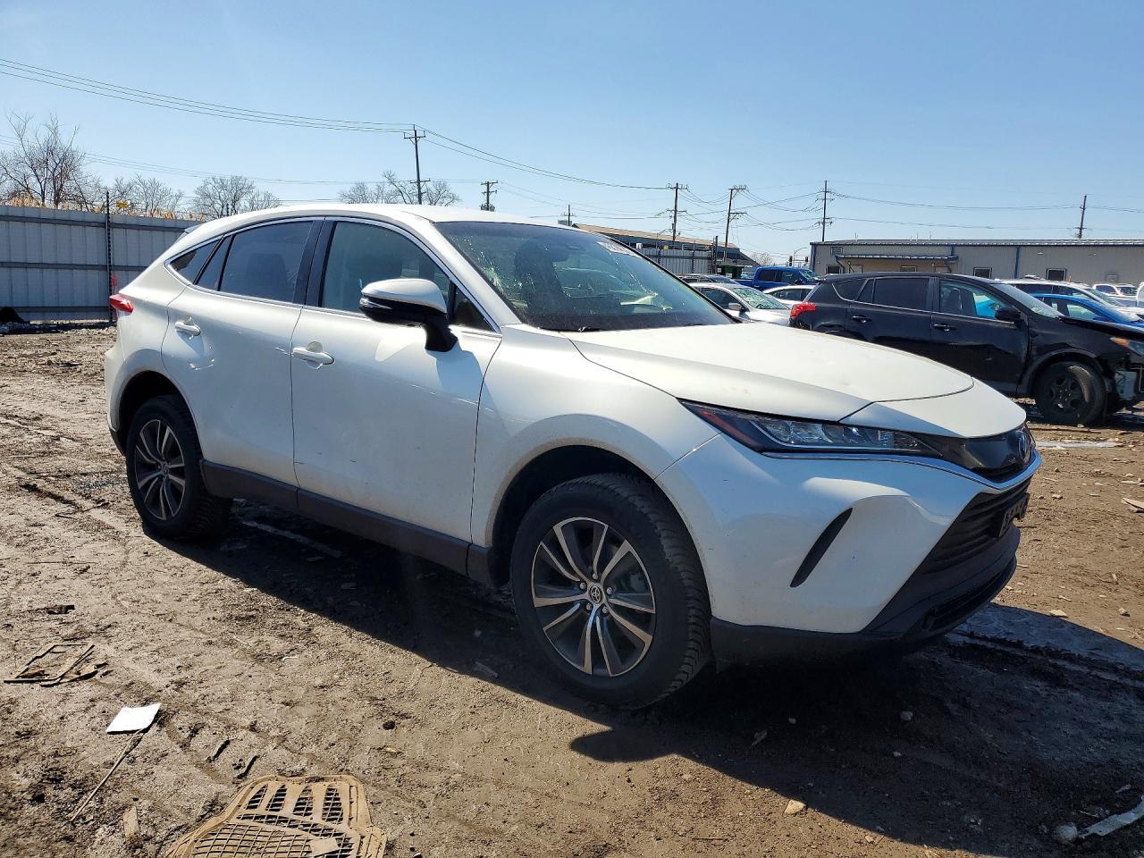 2022 Toyota Venza Le - Фото 4