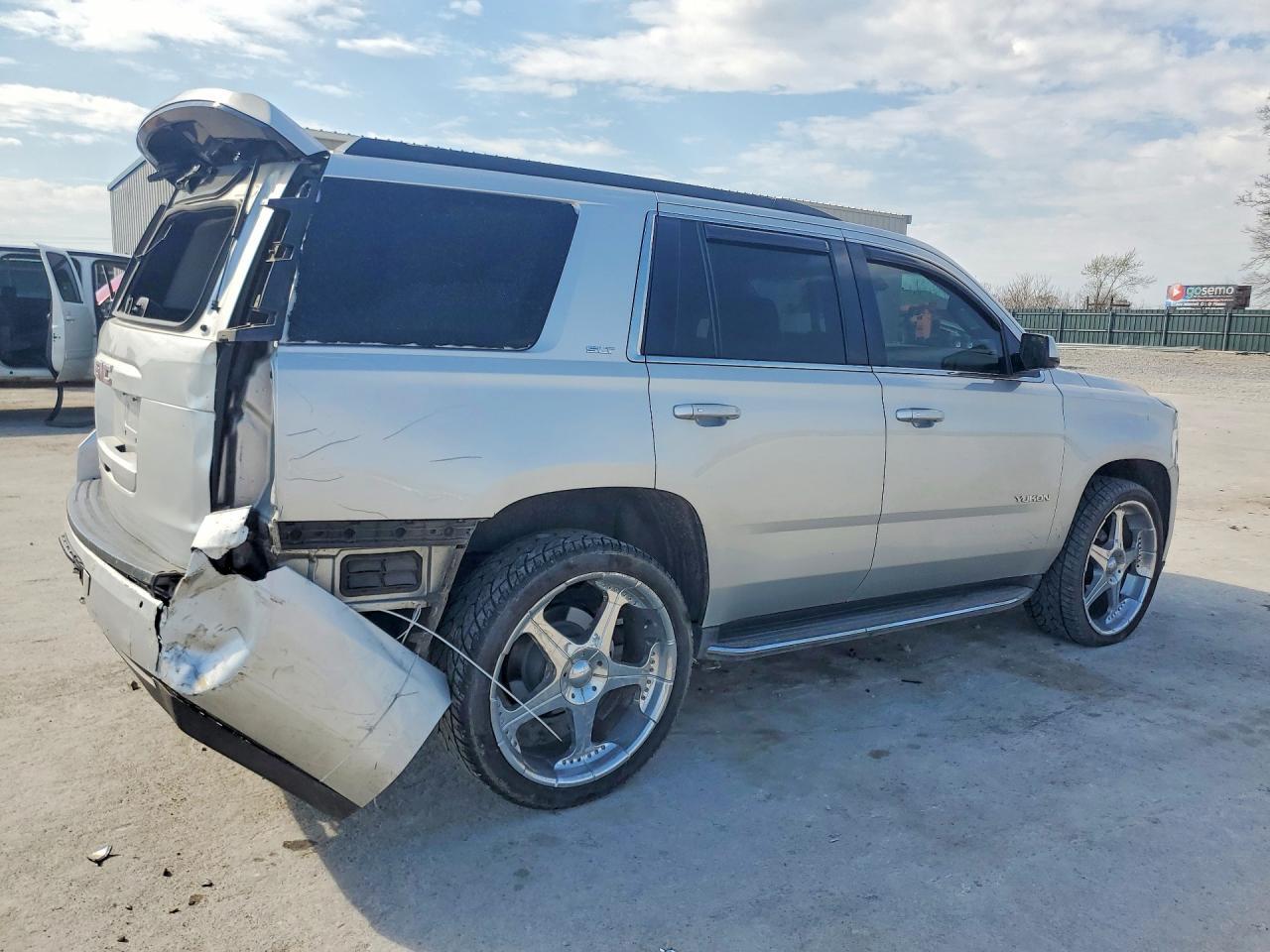 2019 GMC Yukon - Фото 3