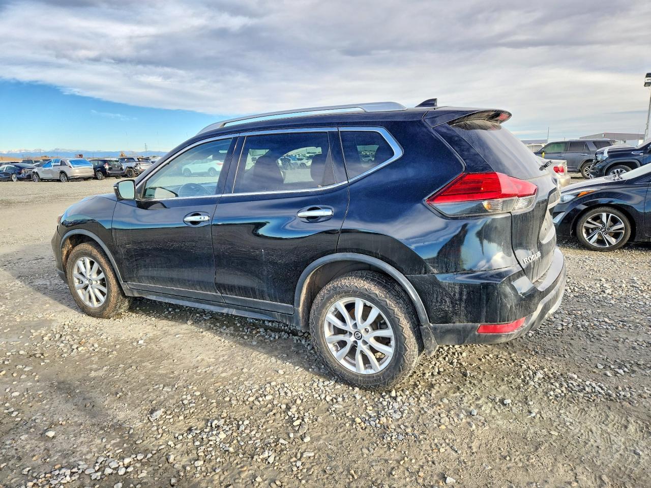 2018 Niss Rogue S - Image 2