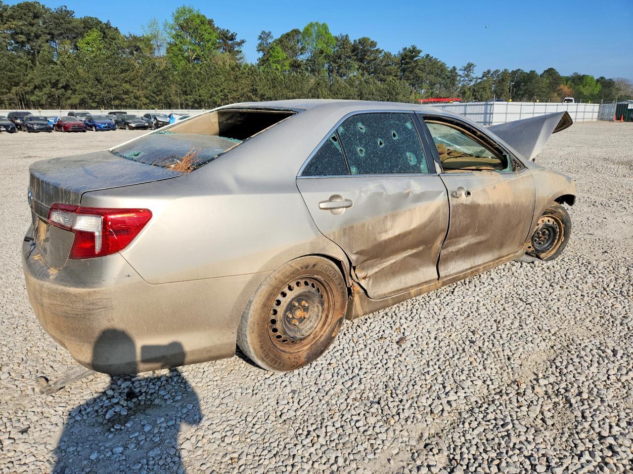 2014 Toyota Camry L - Image 3