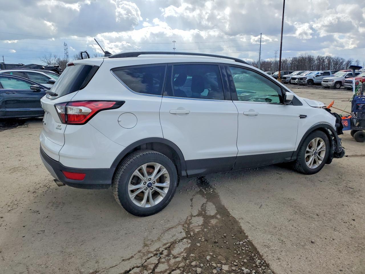 2018 Ford Escape Se - Фото 3