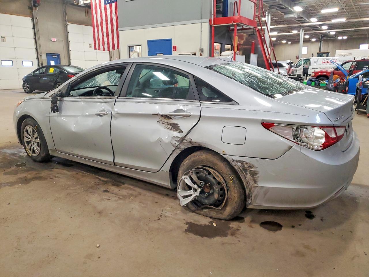 2011 Hyundai Sonata Gls - Image 2