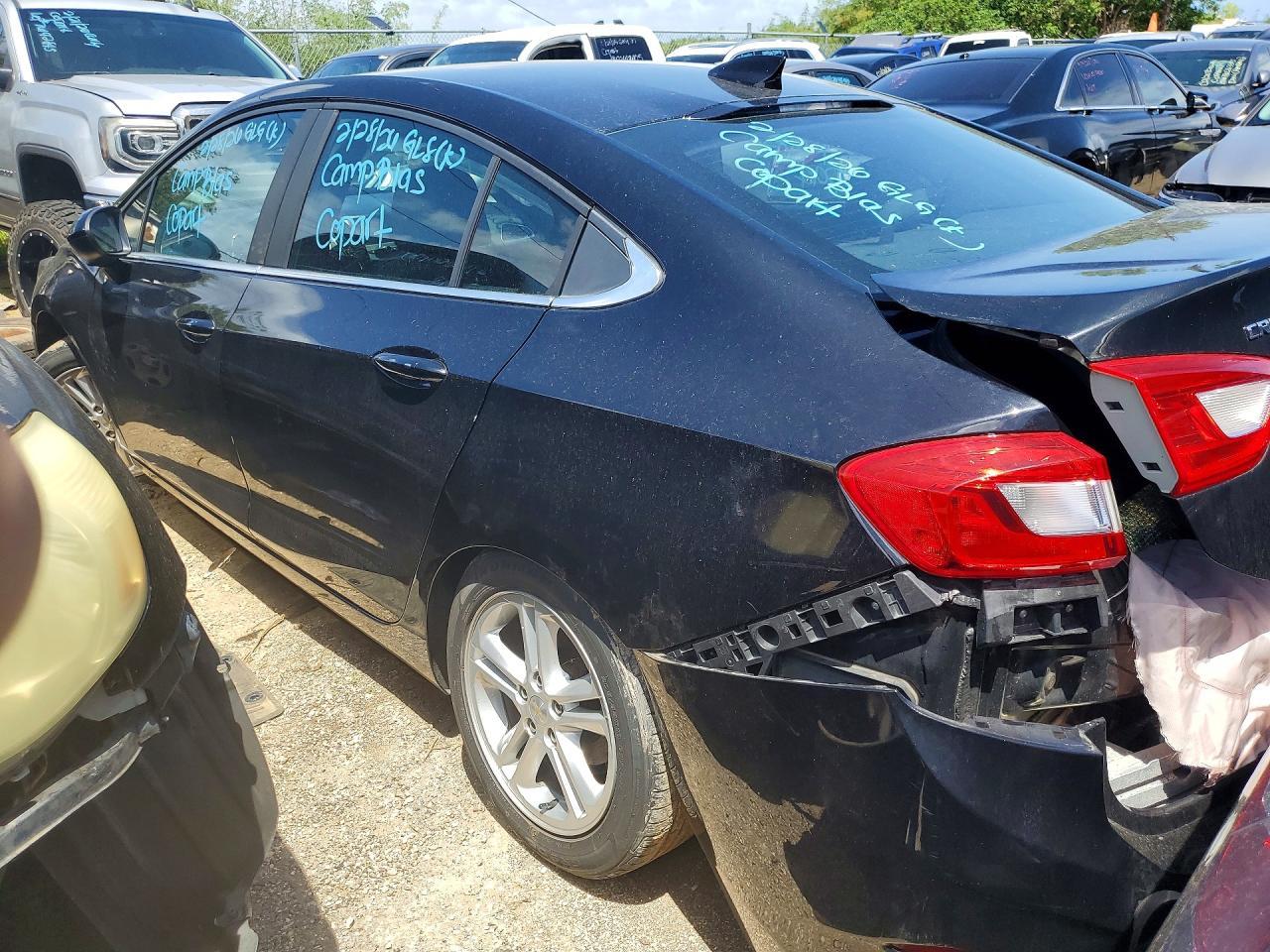 2017 Chevrolet Cruze Lt - Фото 2