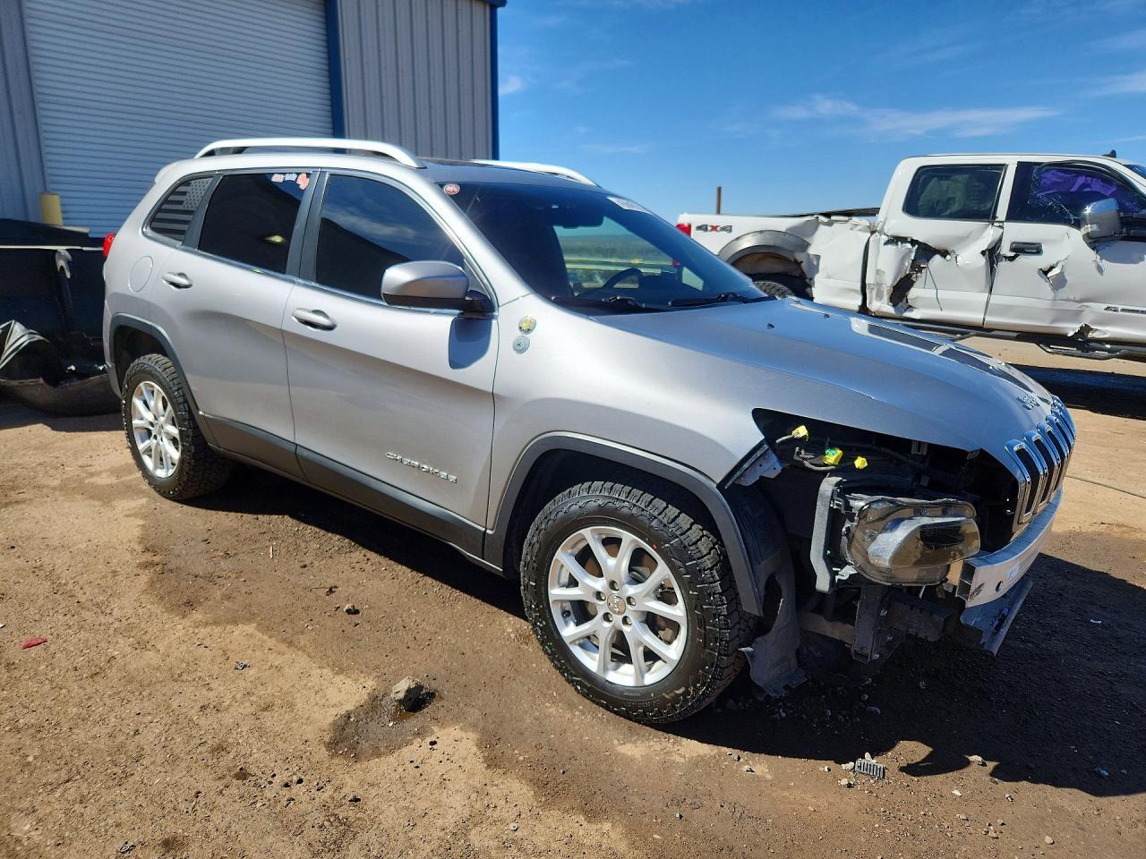 2016 Jeep Cherokee Latitude - Image 4