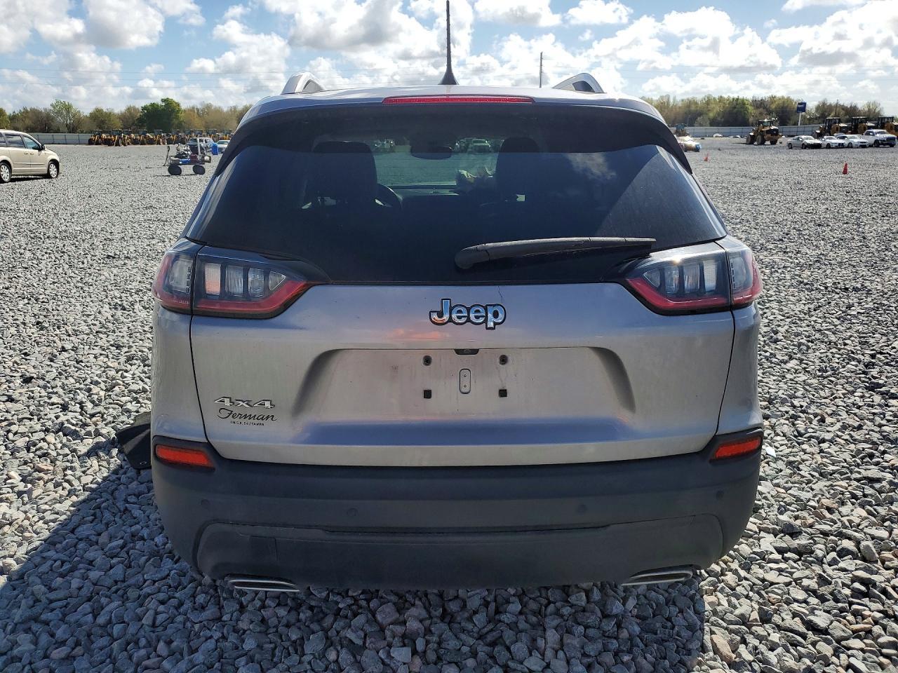 2020 Jeep Cherokee Latitude Plus - Фото 6