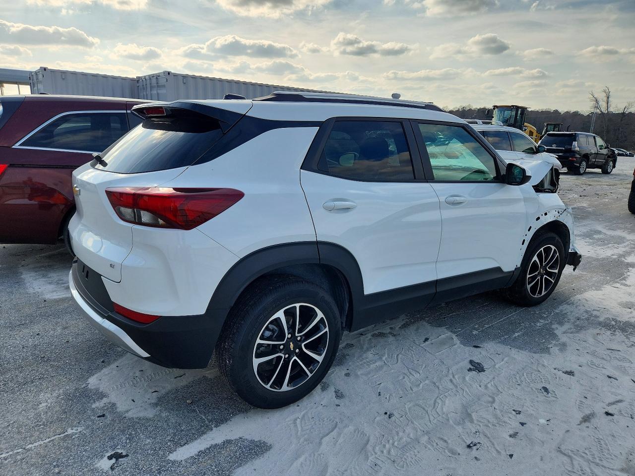 2025 Chevrolet Trailblazer Lt - Image 3