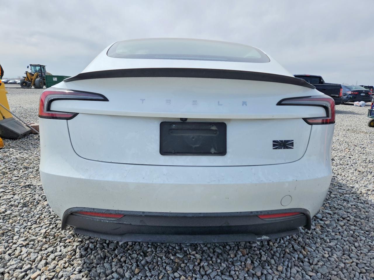 2024 Tesla Model 3 - Image 6