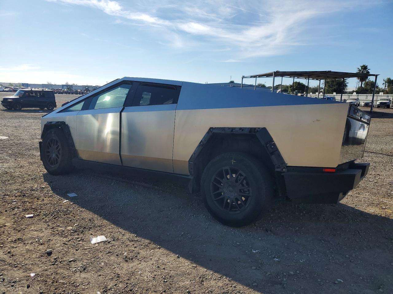 2024 Tesla Cybertruck - Фото 2