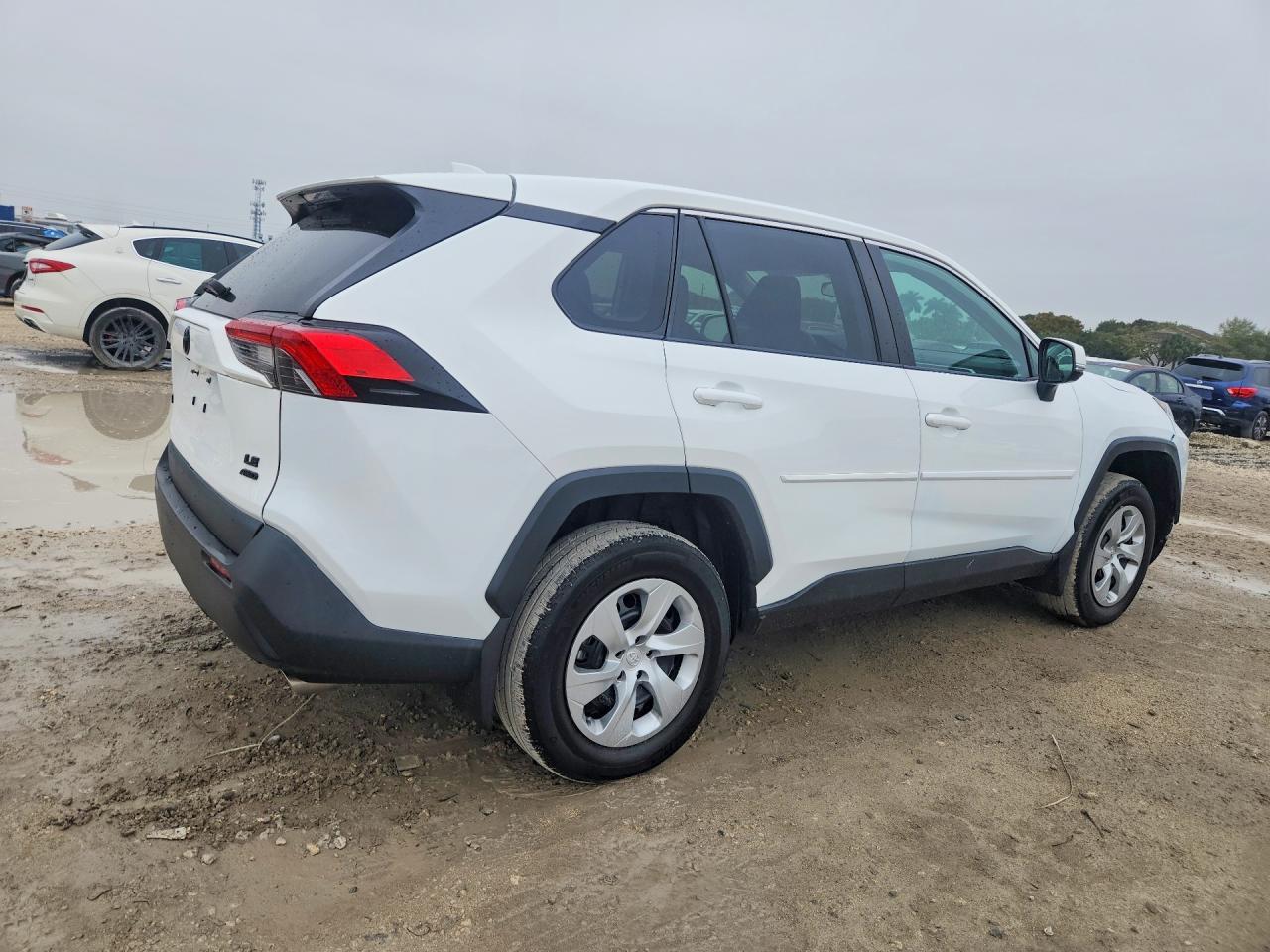 2023 Toyota Rav4 Le - Фото 3