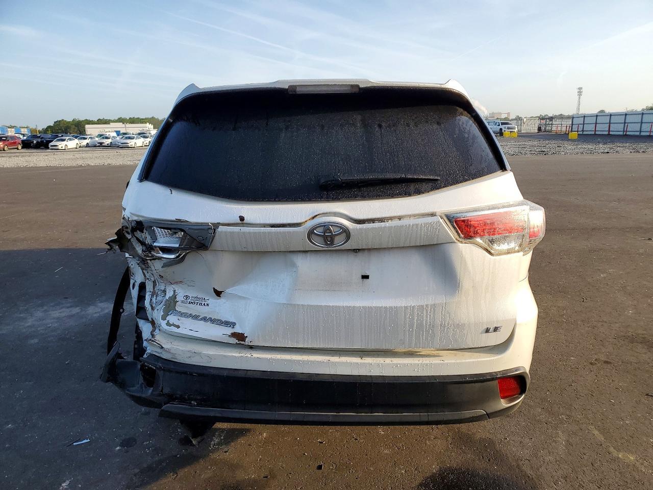 2015 Toyota Highlander Le - Image 6