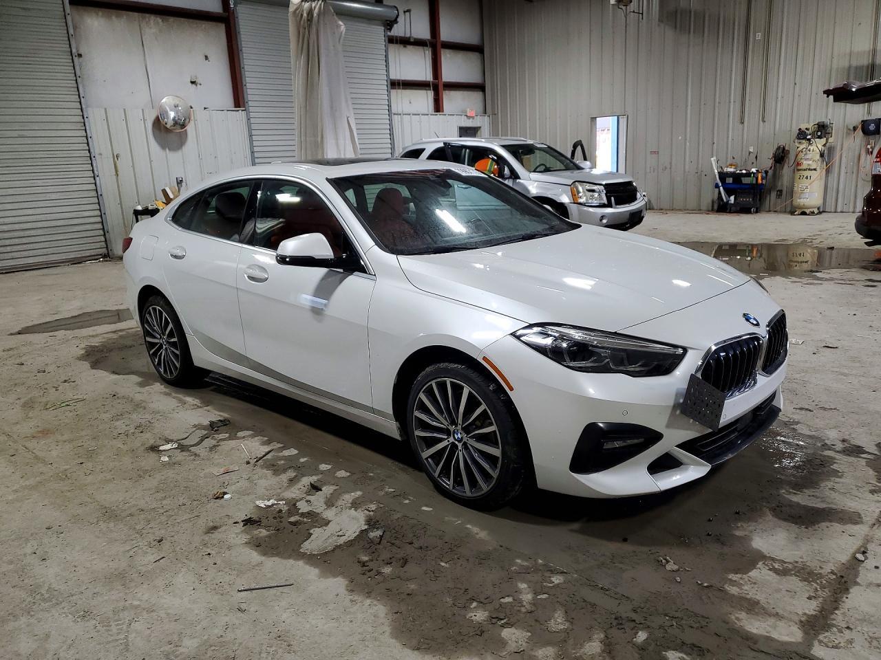 2021 BMW 228Xi - Фото 4
