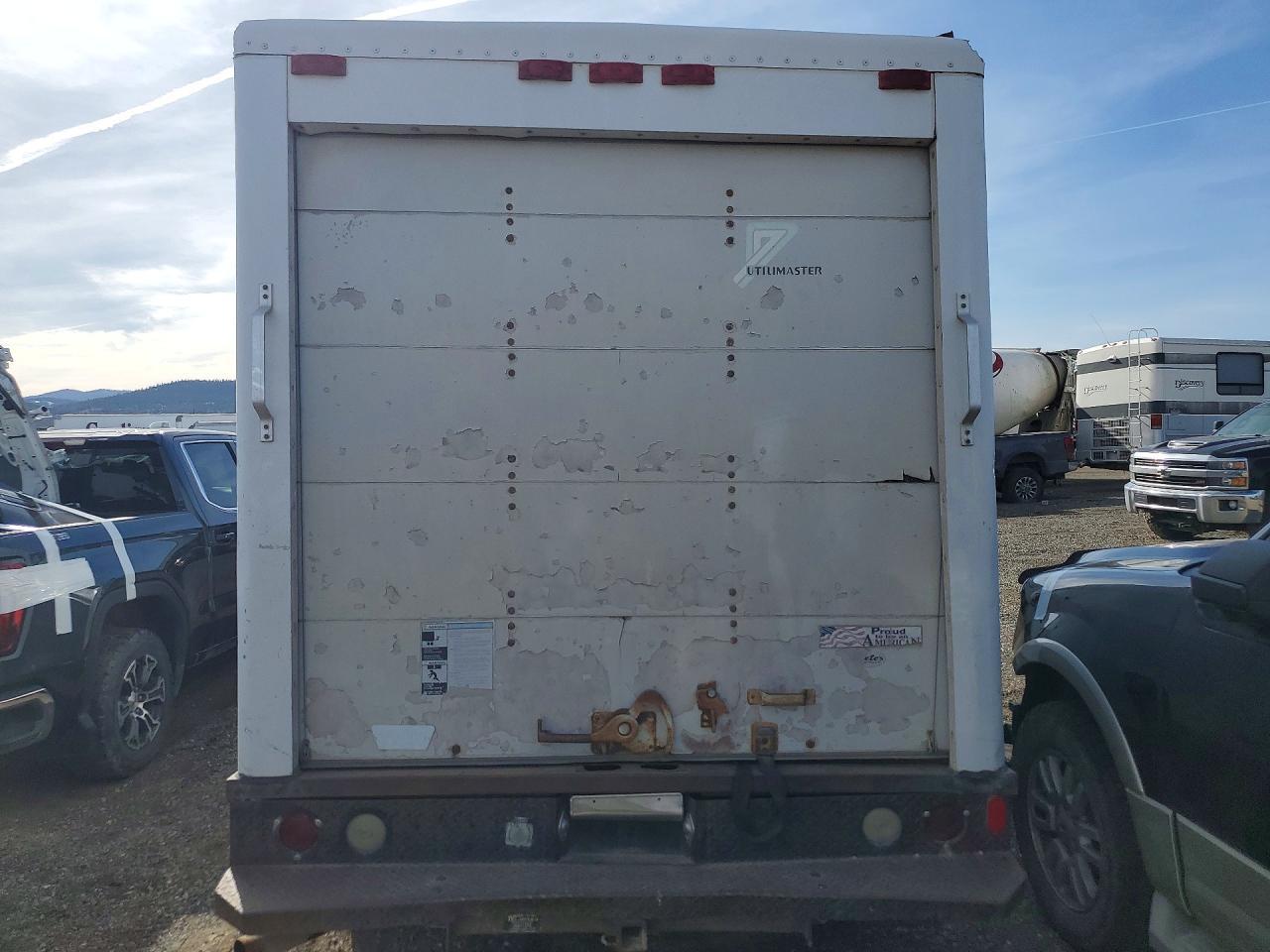 2000 Chevrolet Express G3500 Delivery Truck - Image 6