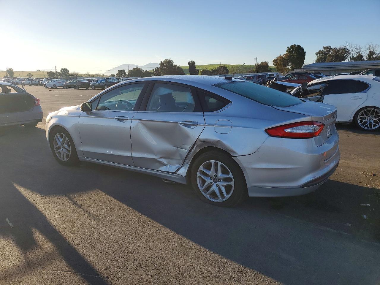 2016 Ford Fusion Se - Фото 2