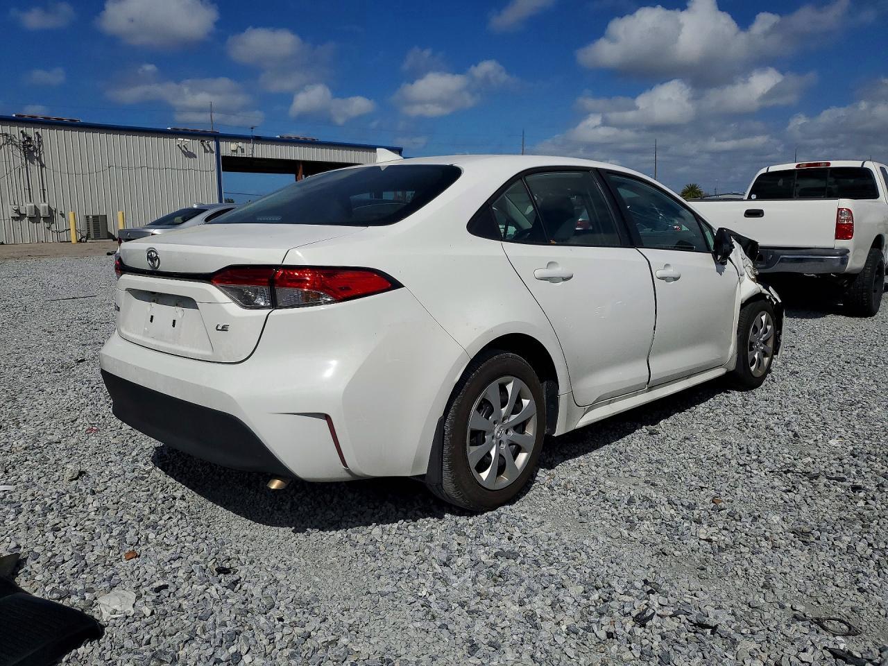 2025 Toyota Corolla Le - Фото 3