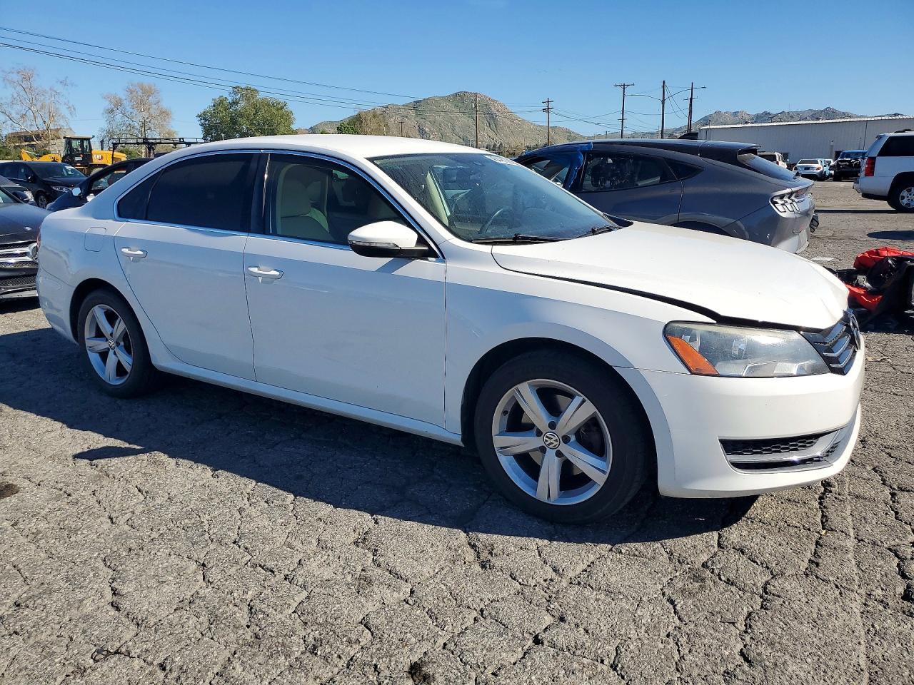 2012 Volkswagen Passat Se - Image 4