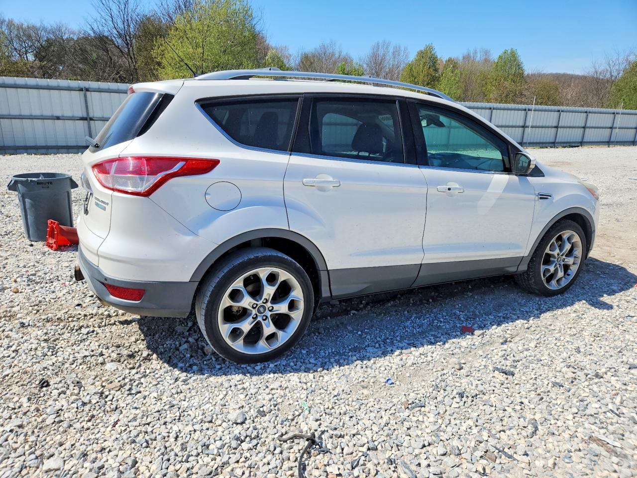 2016 Ford Escape Titanium - Image 3