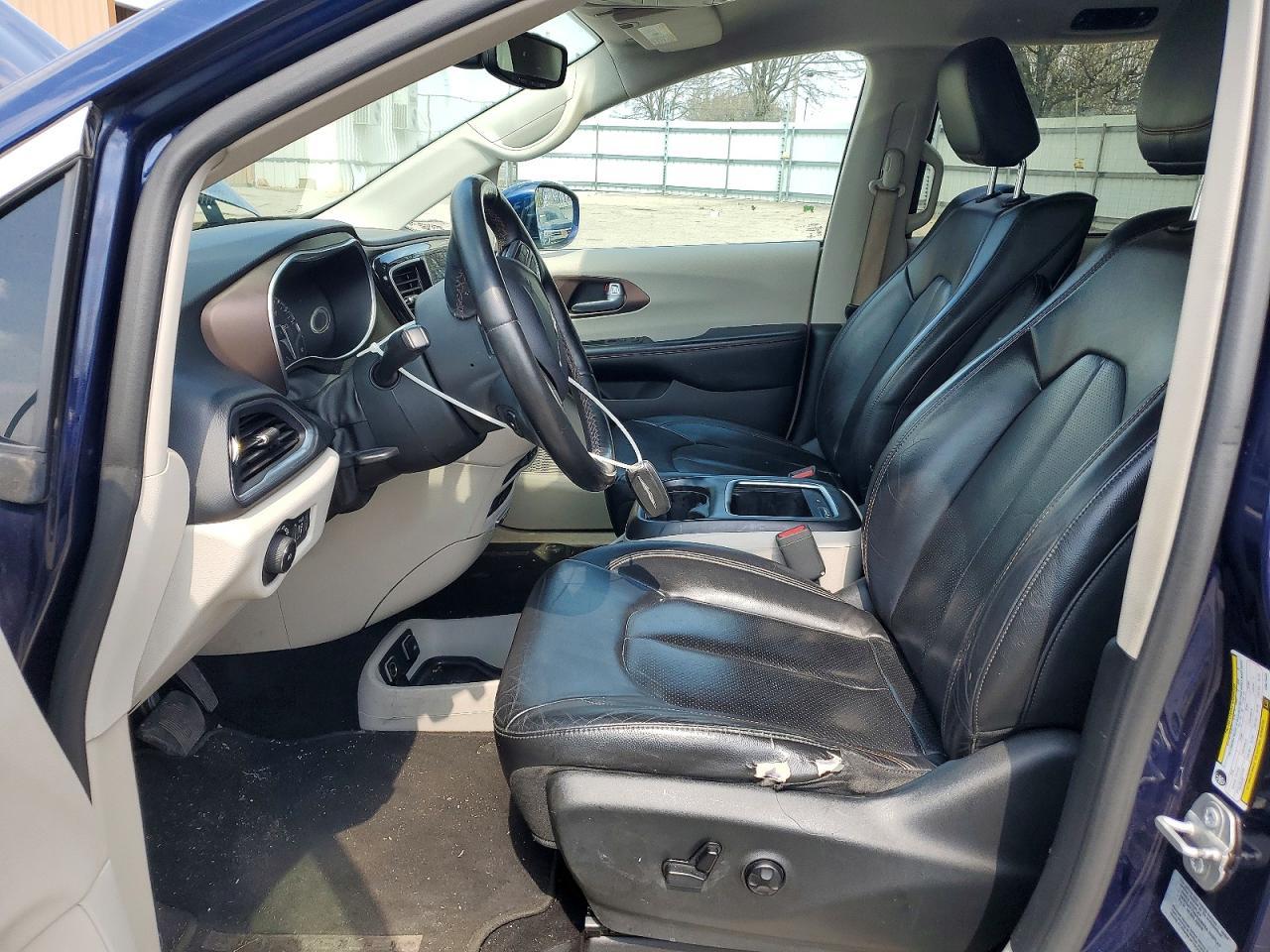 2017 Chrysler Pacifica Touring L Plus - Фото 7